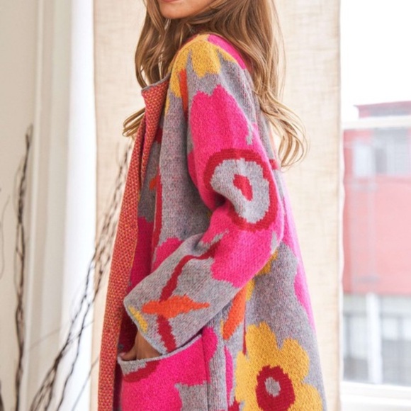 NEW TRENDING HAPPY FLOWERS SWEATER CARDIGAN GREY FUCHSIA BOUTIQUE - Picture 8 of 10